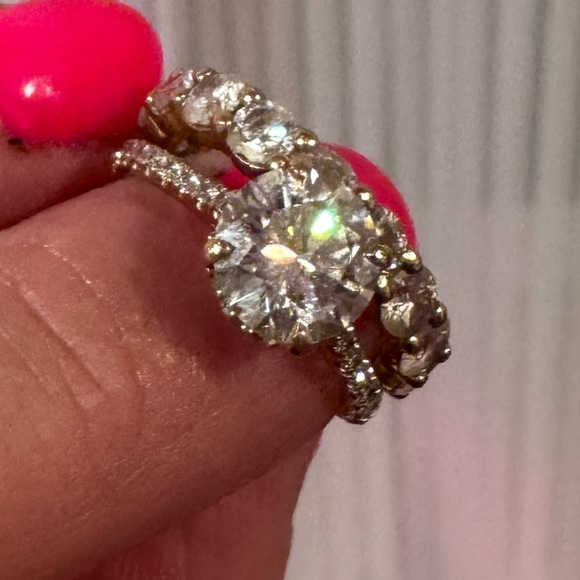 Beautiful engagement ring and eternity band gold size 7 moissanite - Picture 9 of 17